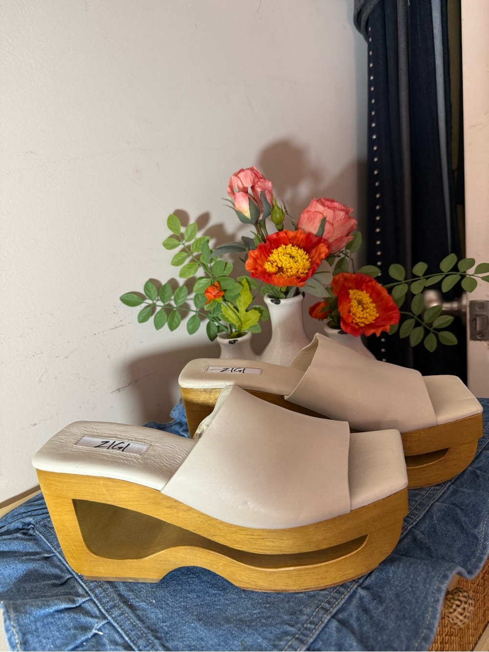 ZIGI Wooden Cutout Platform With Super Soft Bone Leather Sandals Size 8